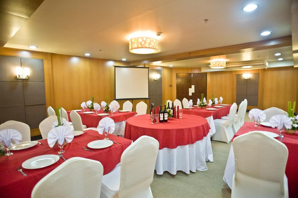 Goldberry Suites & Hotel Mactan Lapu-Lapu City Exteriér fotografie