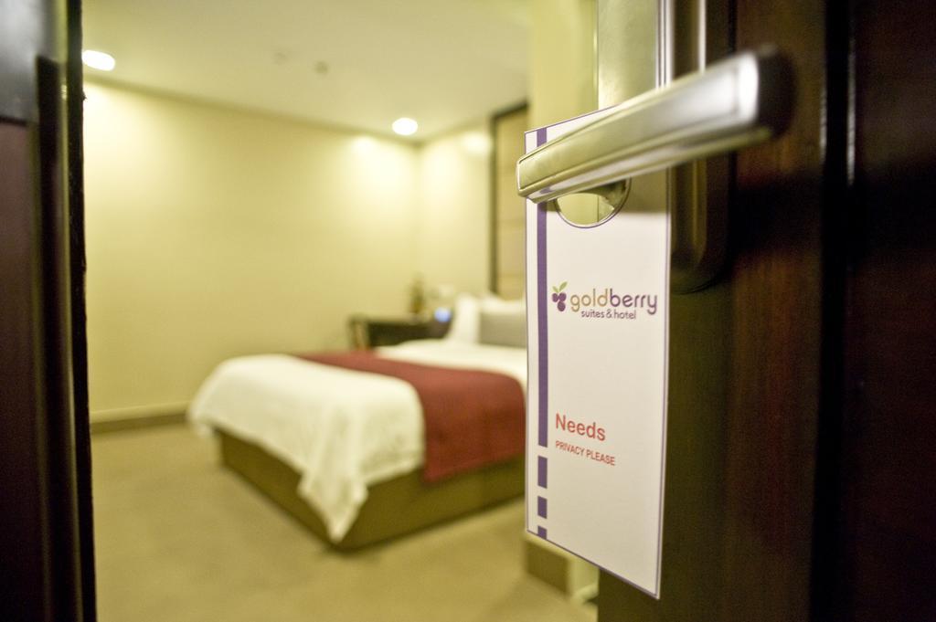 Goldberry Suites & Hotel Mactan Lapu-Lapu City Exteriér fotografie