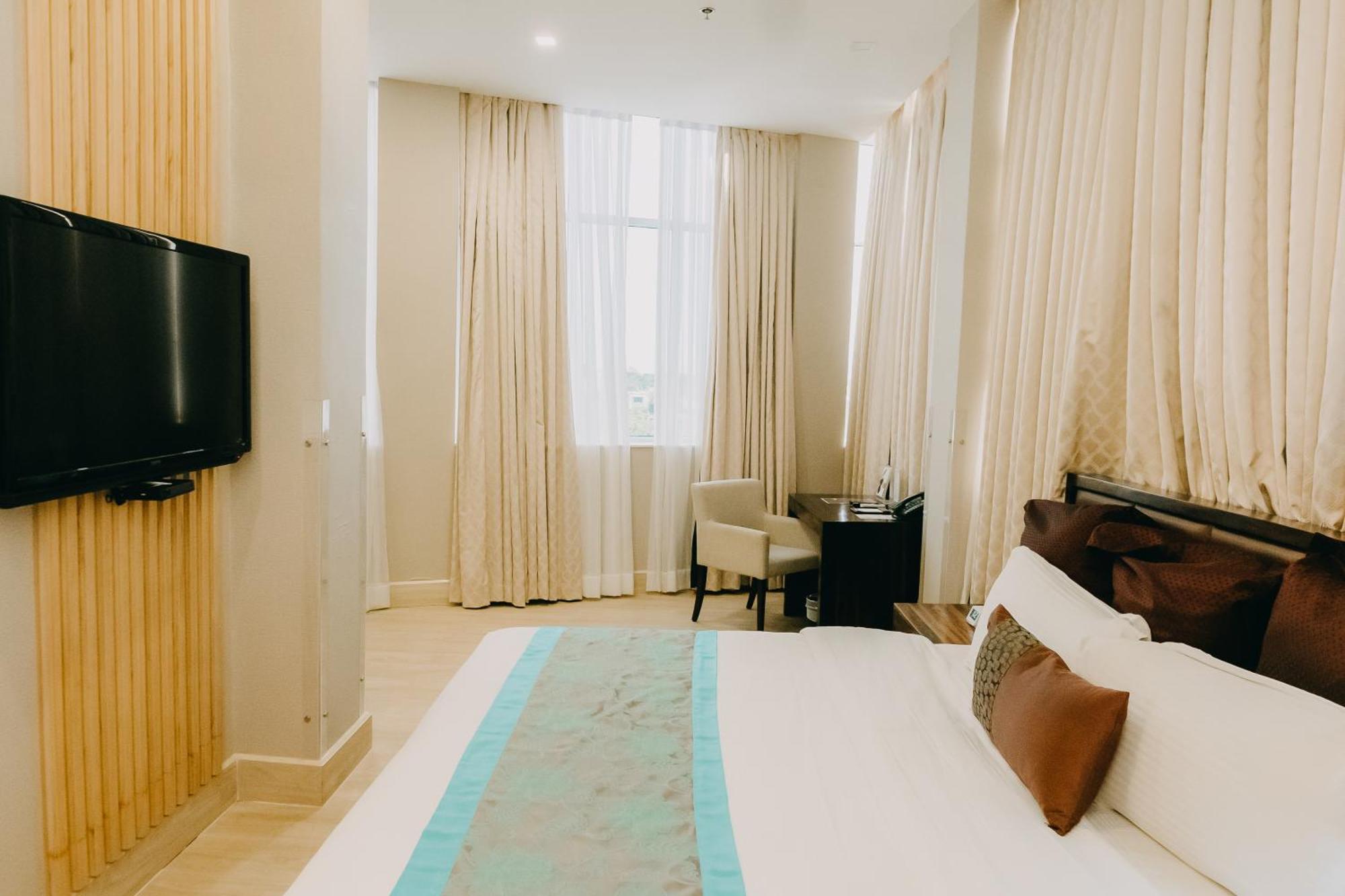 Goldberry Suites & Hotel Mactan Lapu-Lapu City Exteriér fotografie