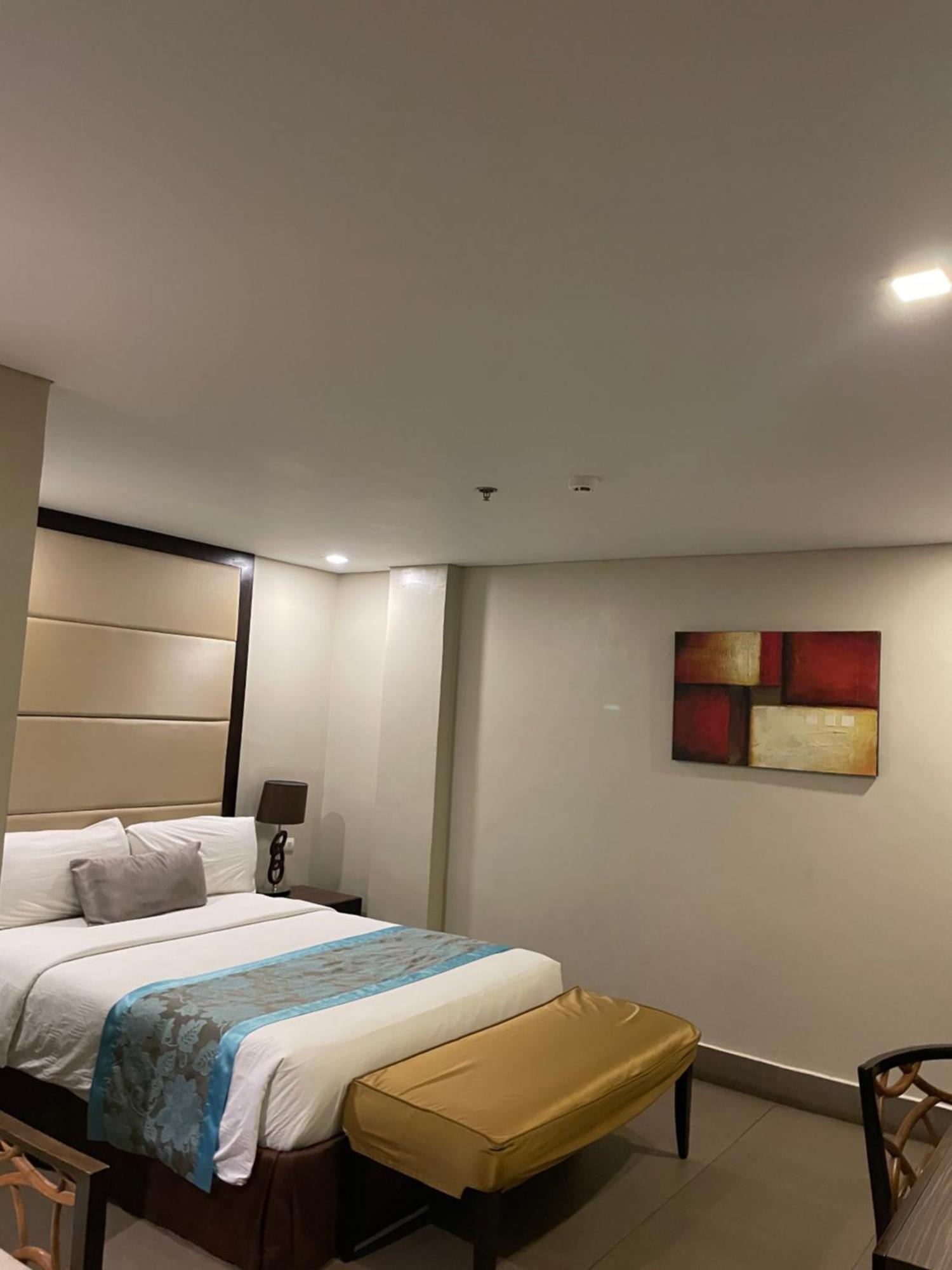 Goldberry Suites & Hotel Mactan Lapu-Lapu City Exteriér fotografie