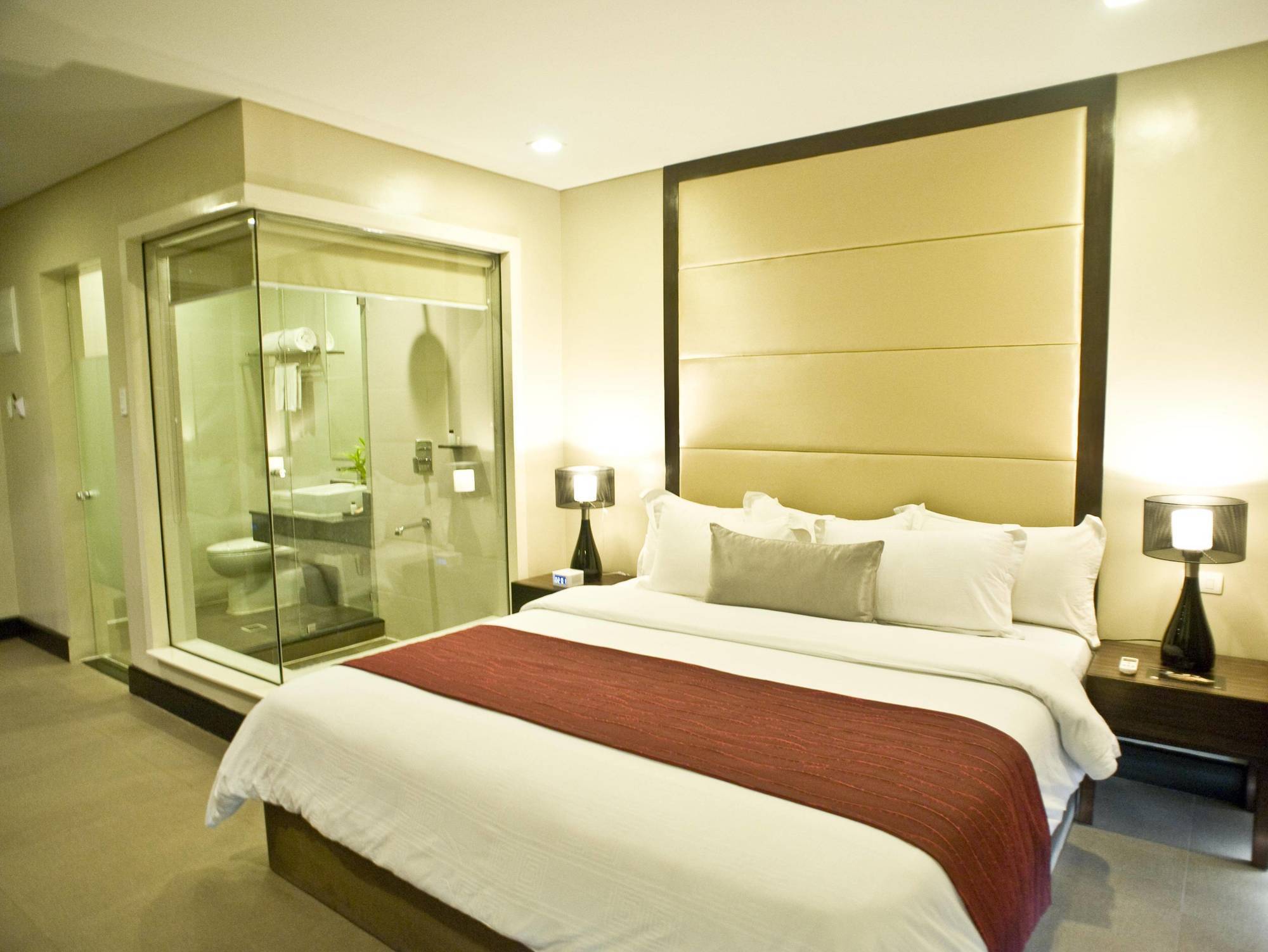 Goldberry Suites & Hotel Mactan Lapu-Lapu City Exteriér fotografie