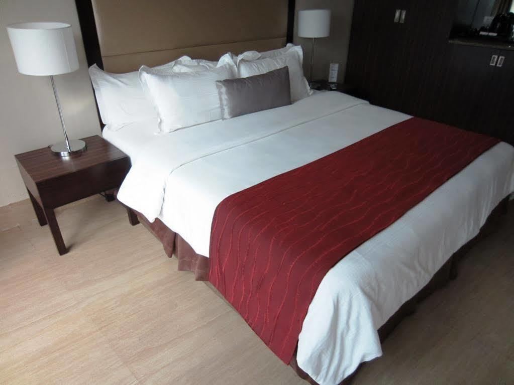 Goldberry Suites & Hotel Mactan Lapu-Lapu City Exteriér fotografie