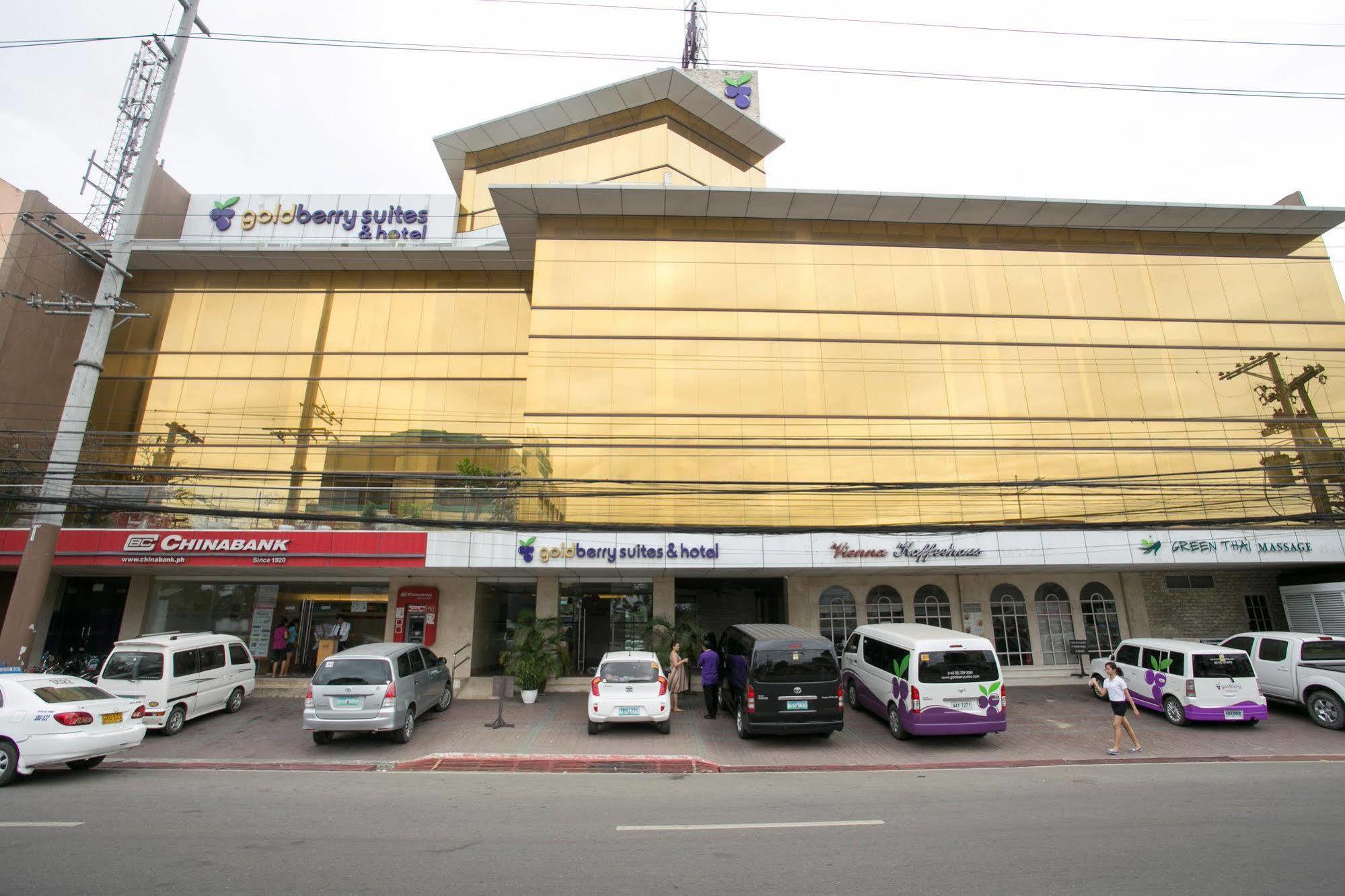 Goldberry Suites & Hotel Mactan Lapu-Lapu City Exteriér fotografie